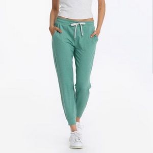 Vuori performance joggers.  EUC!  size small